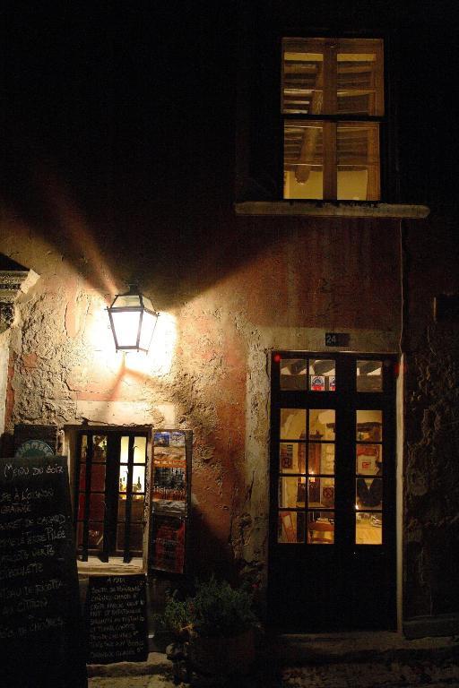 Belle De Nuit Bed & Breakfast Oppède Екстериор снимка