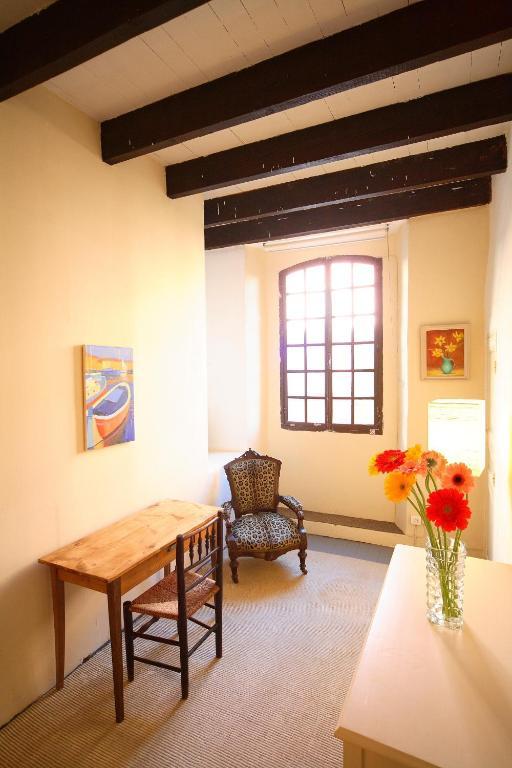 Belle De Nuit Bed & Breakfast Oppède Екстериор снимка