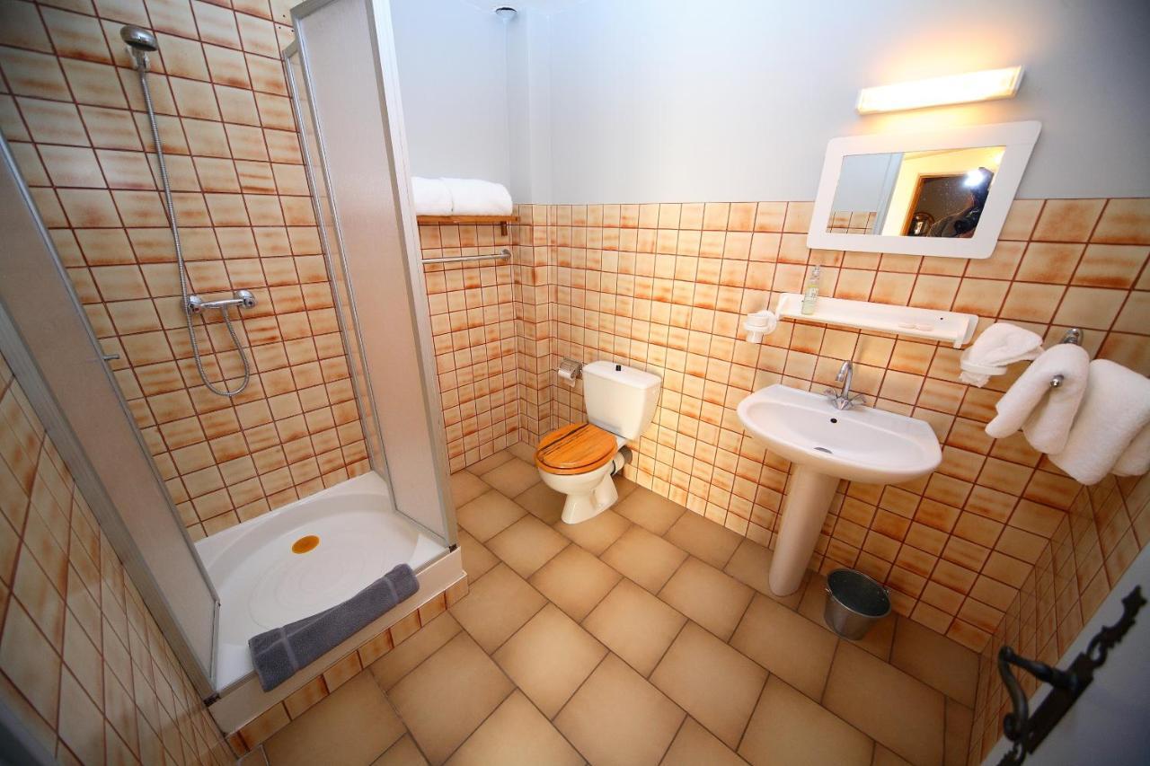 Belle De Nuit Bed & Breakfast Oppède Стая снимка