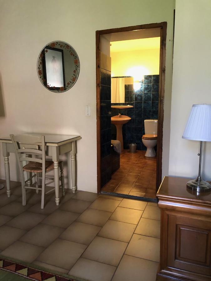 Belle De Nuit Bed & Breakfast Oppède Екстериор снимка