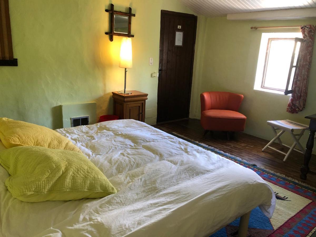 Belle De Nuit Bed & Breakfast Oppède Екстериор снимка